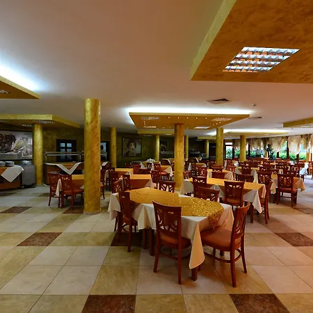 雅瓦皇宫酒店 - 全包 酒店